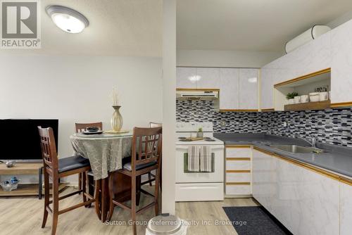 35 - 64 Hiawatha Road, Woodstock (Woodstock - North), ON - Indoor Photo Showing Kitchen