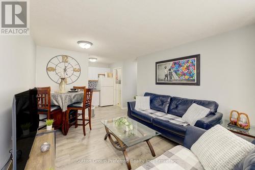 35 - 64 Hiawatha Road, Woodstock (Woodstock - North), ON - Indoor Photo Showing Living Room
