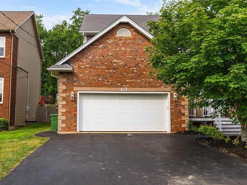 76 Pebblecreek Crescent, Dartmouth, NS 