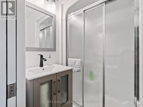 Main Floor 2 Pc - 2738 Moyer Street, Pelham (North Pelham), ON - Indoor Photo Showing Bathroom