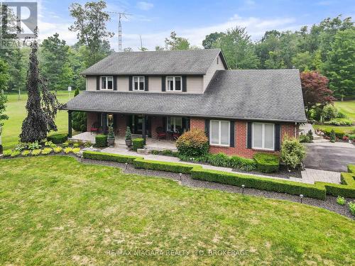 2738 Moyer Street, Pelham (North Pelham), ON - Outdoor With Facade