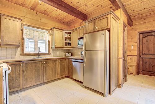 Kitchen - 230 Rue Du Sommet, Entrelacs, QC - Indoor Photo Showing Kitchen
