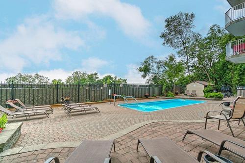 Pool - 962-1077 Rue St-Mathieu, Montréal (Ville-Marie), QC - Outdoor With In Ground Pool