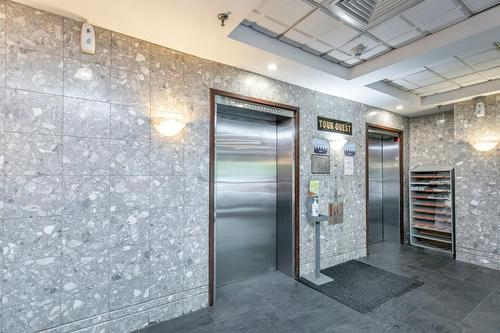 Hall - 962-1077 Rue St-Mathieu, Montréal (Ville-Marie), QC - Indoor Photo Showing Other Room