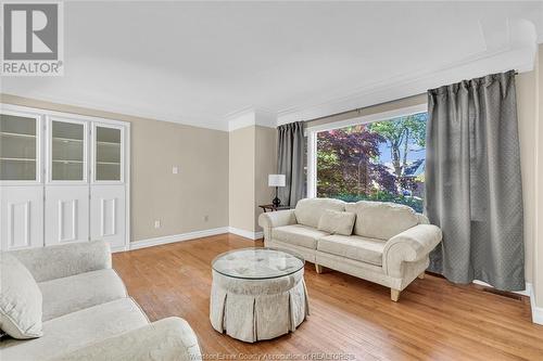 4330 Casgrain Drive, Windsor, ON - Indoor Photo Showing Living Room
