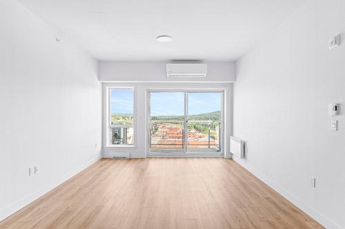 Salon - 905-60  - 70 Rue Wellington S., Sherbrooke (Les Nations), QC - Indoor Photo Showing Other Room