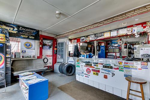 Reception area - 4230 Rue Notre-Dame E., Trois-Rivières, QC - Indoor Photo Showing Other Room