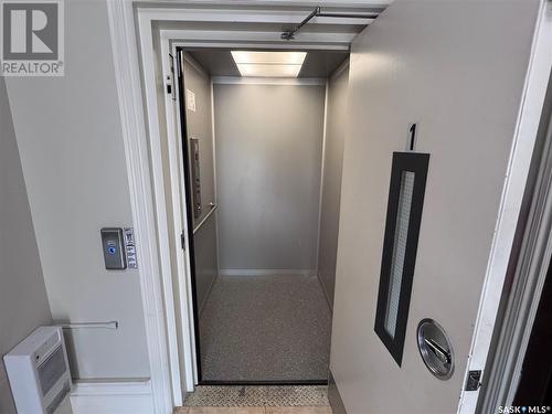 936 Montgomery Street, Moose Jaw, SK - Indoor Photo Showing Laundry Room