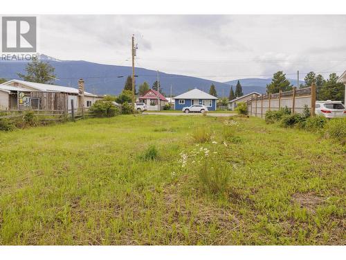 874 3Rd Avenue, Mcbride, BC 