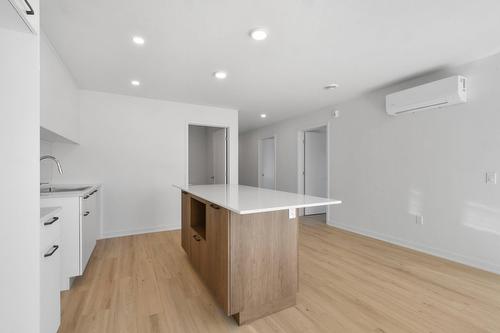 Kitchen - 008-110 Rue De Joliette, Bromont, QC - Indoor