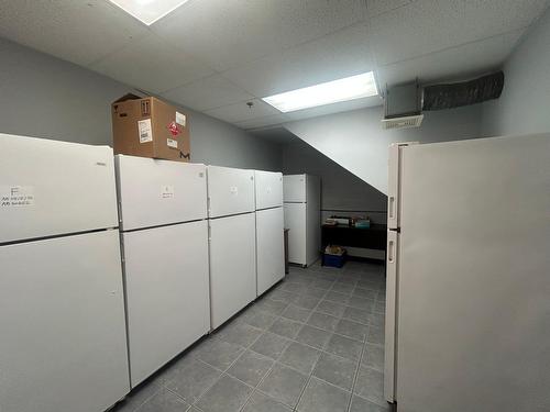 Commerce - 2286 Ch. St-François, Dorval, QC - Indoor