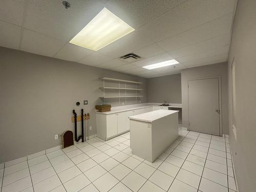 Commerce - 2286 Ch. St-François, Dorval, QC - Indoor Photo Showing Other Room