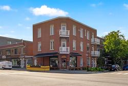 6500  - 6502B Rue de Bordeaux  Montréal (Rosemont/La Petite-Patrie), QC H2G 2S1