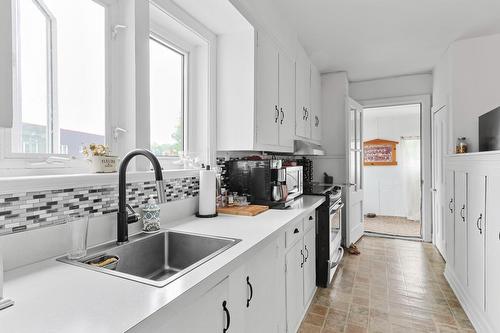 Kitchen - 64A Rue St-Laurent, Beauharnois, QC - Indoor Photo Showing Kitchen