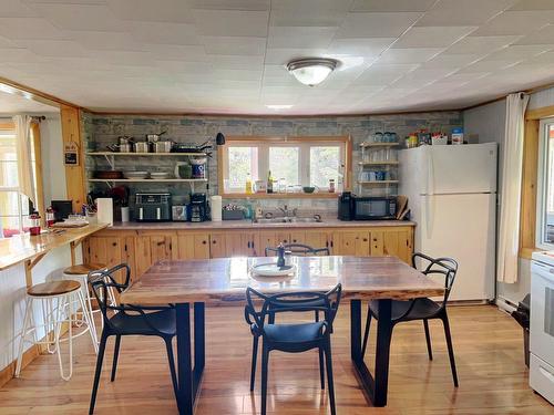 Kitchen - 314 Ch. Riverside, Matapédia, QC - Indoor Photo Showing Dining Room
