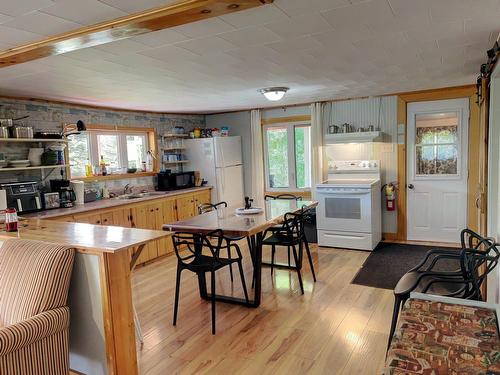 Kitchen - 314 Ch. Riverside, Matapédia, QC - Indoor Photo Showing Kitchen