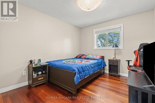 13 - 34 Dynasty Avenue, Hamilton (Stoney Creek), ON - Indoor Photo Showing Bedroom