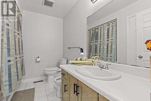 13 - 34 Dynasty Avenue, Hamilton (Stoney Creek), ON - Indoor Photo Showing Bathroom