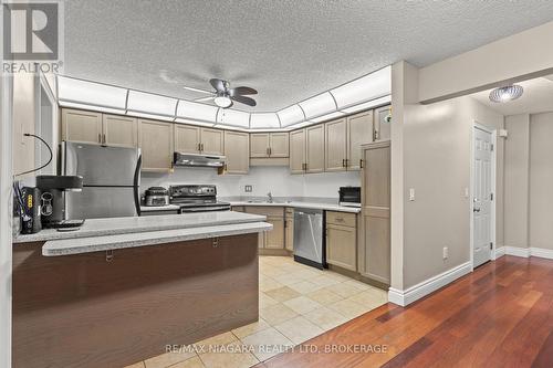 13 - 34 Dynasty Avenue, Hamilton (Stoney Creek), ON - Indoor Photo Showing Kitchen