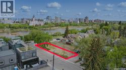 702 Saskatchewan CRESCENT E  Saskatoon, SK S7N 0L2