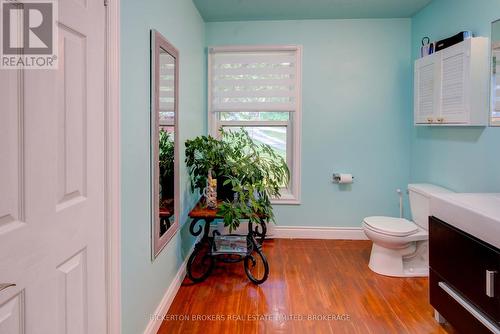 70 Kerry Point Road, Leeds And The Thousand Islands, ON - Indoor Photo Showing Bathroom