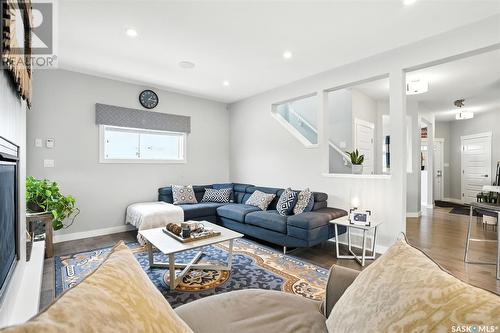 212 Secord Way, Saskatoon, SK - Indoor Photo Showing Living Room