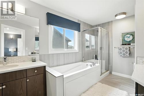 212 Secord Way, Saskatoon, SK - Indoor Photo Showing Bathroom