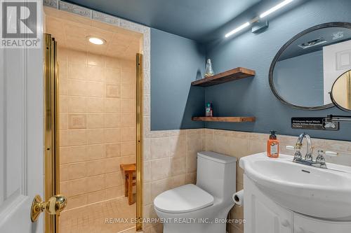 316 Fennell Avenue, Hamilton, ON - Indoor Photo Showing Bathroom