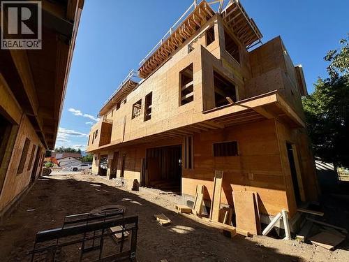 4495 Walker Road Unit# 1, Kelowna, BC - Outdoor