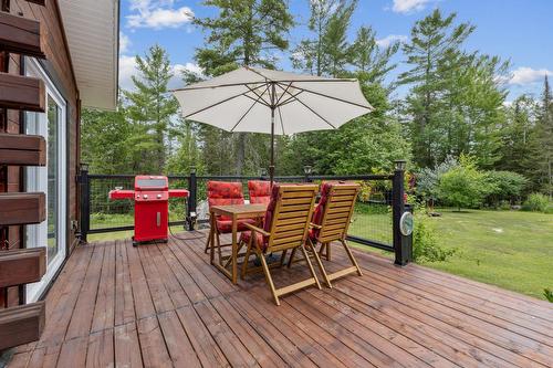 Terrasse - 17 Ch. Major, Aumond, QC - Outdoor With Deck Patio Veranda With Exterior