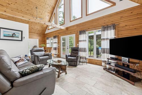 Salon - 17 Ch. Major, Aumond, QC - Indoor Photo Showing Living Room