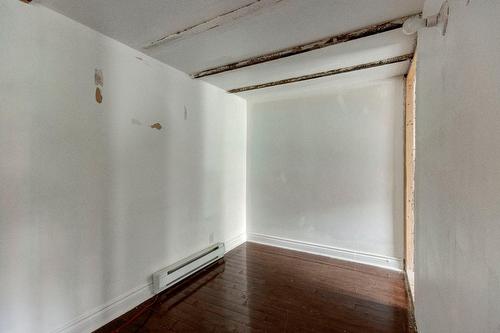 Boudoir - 75 Rue Bouthillier N., Saint-Jean-Sur-Richelieu, QC - Indoor