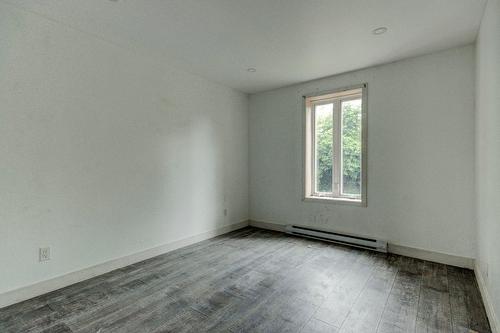 Chambre à coucher - 75 Rue Bouthillier N., Saint-Jean-Sur-Richelieu, QC - Indoor Photo Showing Other Room