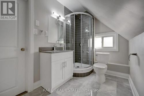 26 Fairleigh Avenue N, Hamilton, ON - Indoor Photo Showing Bathroom