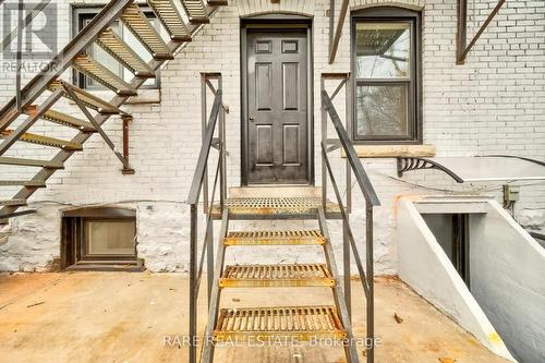 26 Fairleigh Avenue N, Hamilton, ON - Outdoor