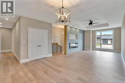 121 Hazel Crescent, Kingsville, ON - Indoor With Fireplace