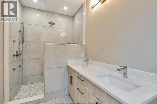 121 Hazel Crescent, Kingsville, ON - Indoor Photo Showing Bathroom