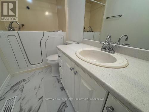 112 Briceland Street, Kingston (Rideau), ON - Indoor Photo Showing Bathroom