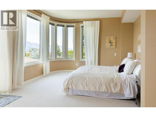 344 Raven Drive, Kelowna, BC - Indoor Photo Showing Bedroom