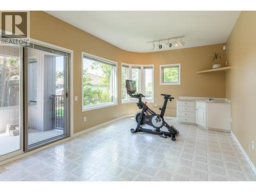 344 Raven Drive, Kelowna, BC - Indoor Photo Showing Gym Room