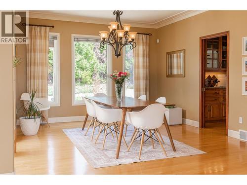 344 Raven Drive, Kelowna, BC - Indoor Photo Showing Dining Room