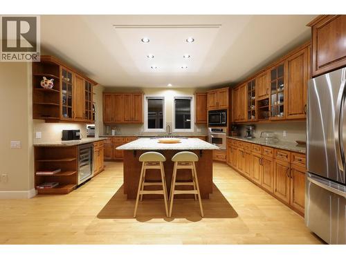 344 Raven Drive, Kelowna, BC - Indoor Photo Showing Kitchen