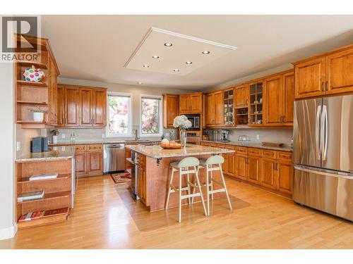 344 Raven Drive, Kelowna, BC - Indoor Photo Showing Kitchen
