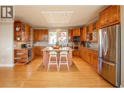 344 Raven Drive, Kelowna, BC - Indoor Photo Showing Kitchen