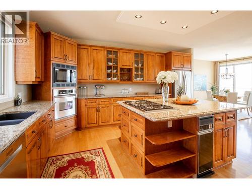 344 Raven Drive, Kelowna, BC - Indoor Photo Showing Kitchen With Double Sink