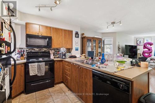 5 - 67 Steele Park Private, Ottawa, ON - Indoor Photo Showing Kitchen With Double Sink