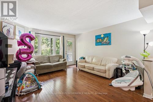 5 - 67 Steele Park Private, Ottawa, ON - Indoor Photo Showing Living Room