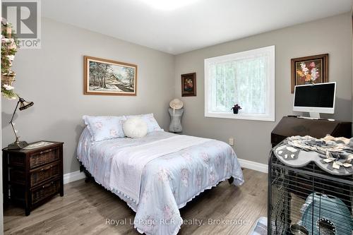 121 Browns Lane, Georgian Bluffs, ON - Indoor Photo Showing Bedroom