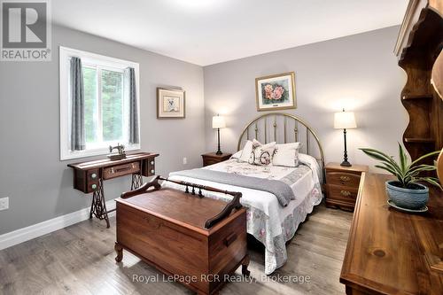 121 Browns Lane, Georgian Bluffs, ON - Indoor Photo Showing Bedroom