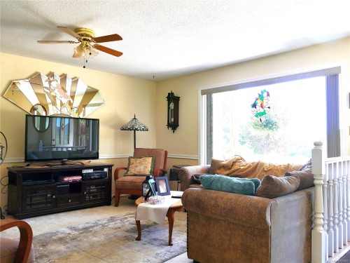 6637 Walker Frontage Rd, Fanny Bay, BC 